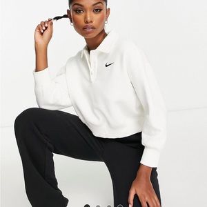 Brand new white xs Nike jumper vintage